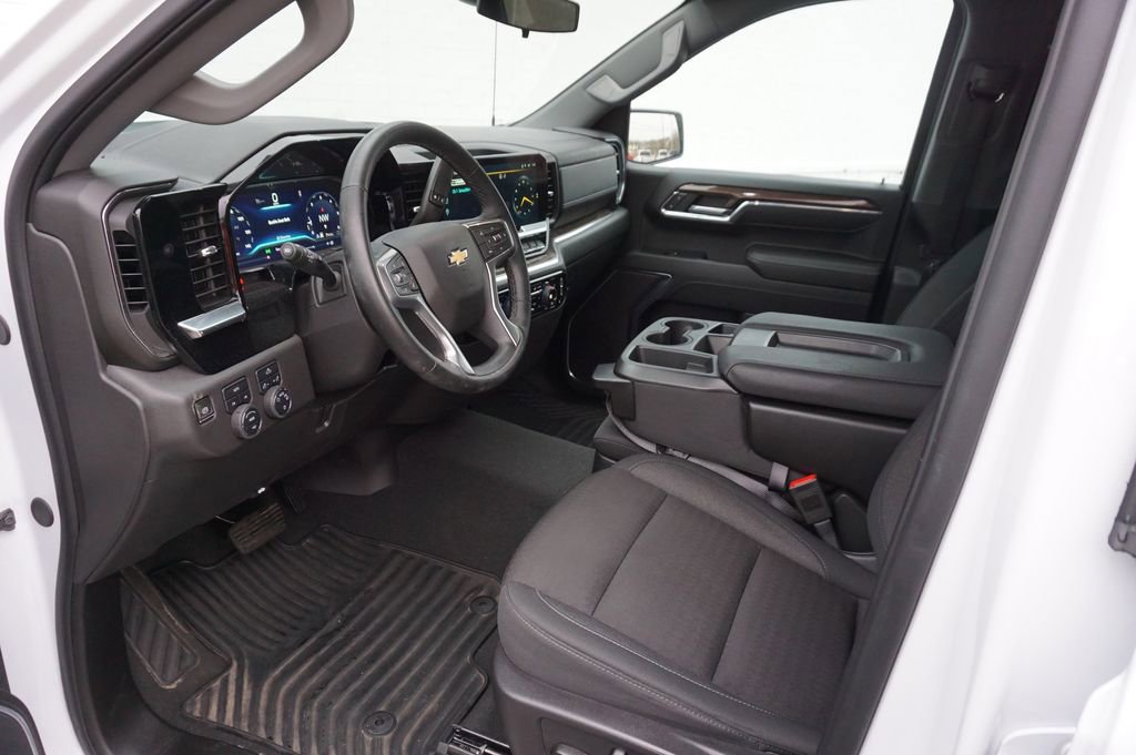 Used 2024 Chevrolet Silverado 1500 LT image 7
