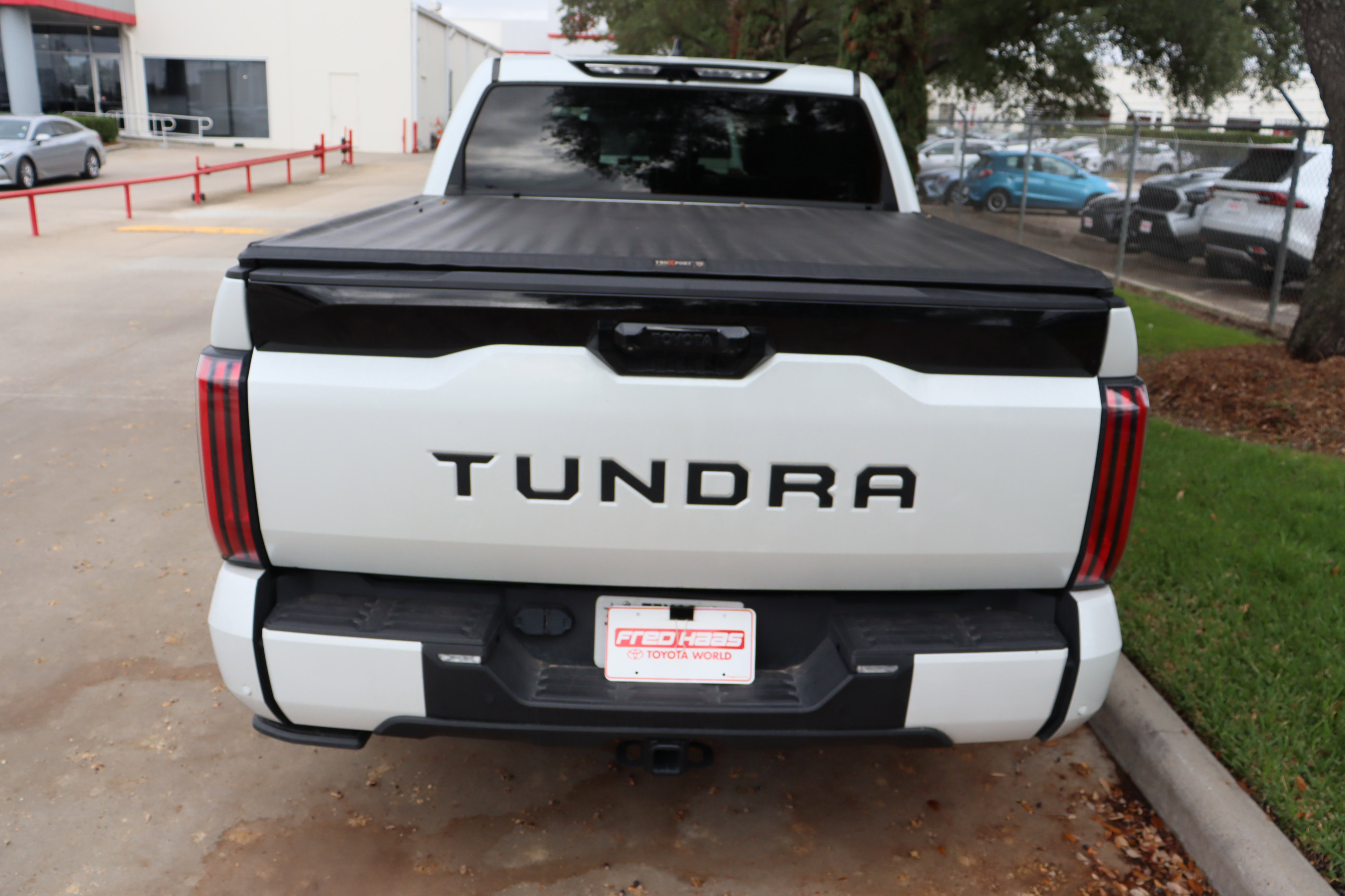 Used 2024 Toyota Tundra Platinum image 9
