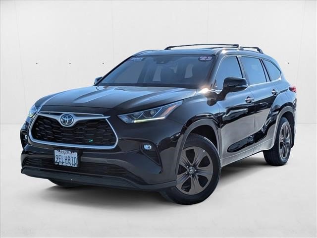 Used 2023 Toyota Highlander Bronze Edition image 1