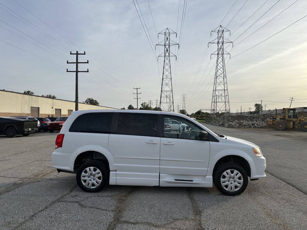 Used 2014 Dodge Grand Caravan SE w/ Quick Order Package 29E SE FWD image 5