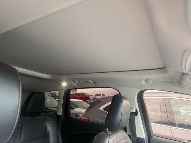 Used 2018 Ford Escape Titanium image 10