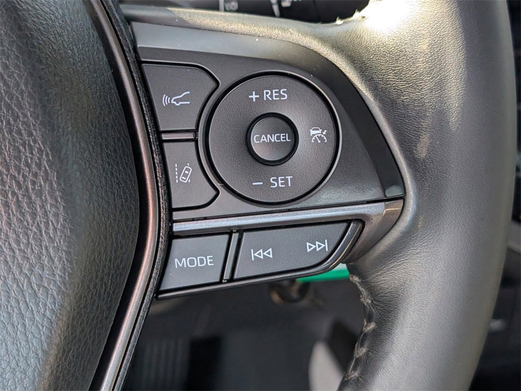 Used 2023 Toyota Camry SE image 17