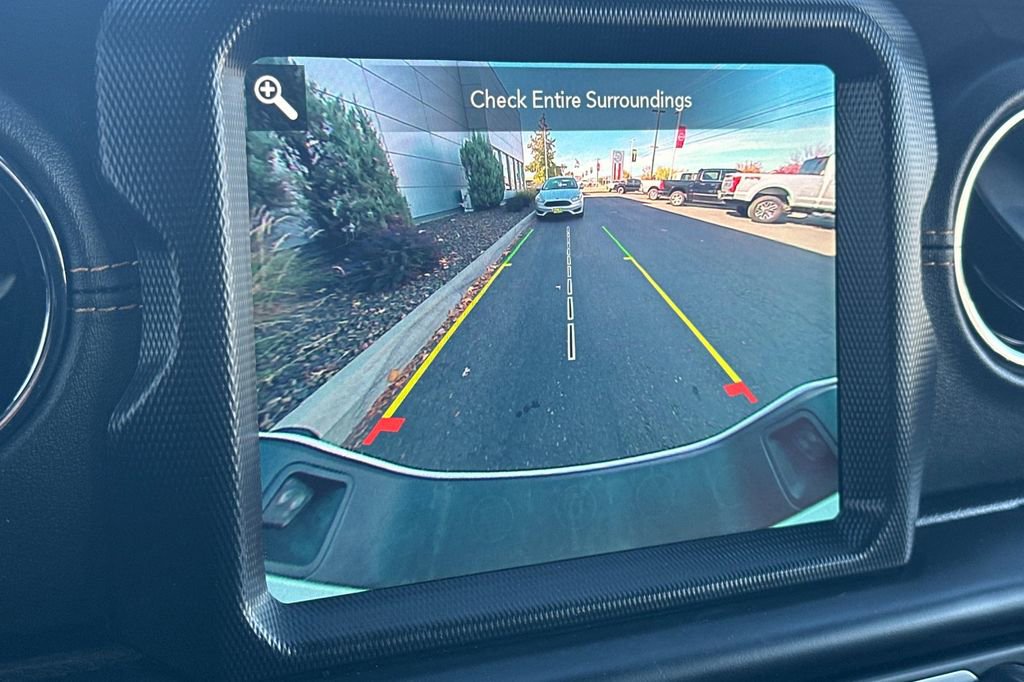 Used 2022 Jeep Gladiator Overland image 19