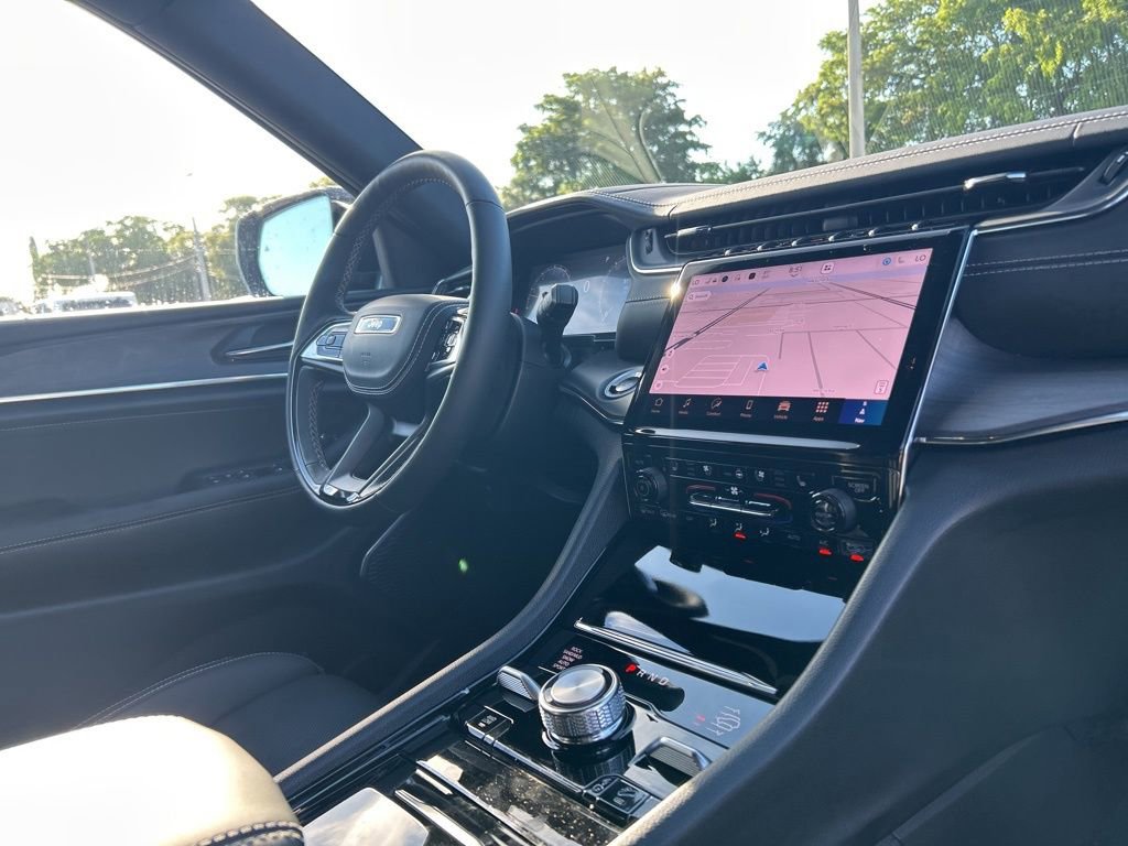 New 2025 Jeep Grand Cherokee Overland image 25