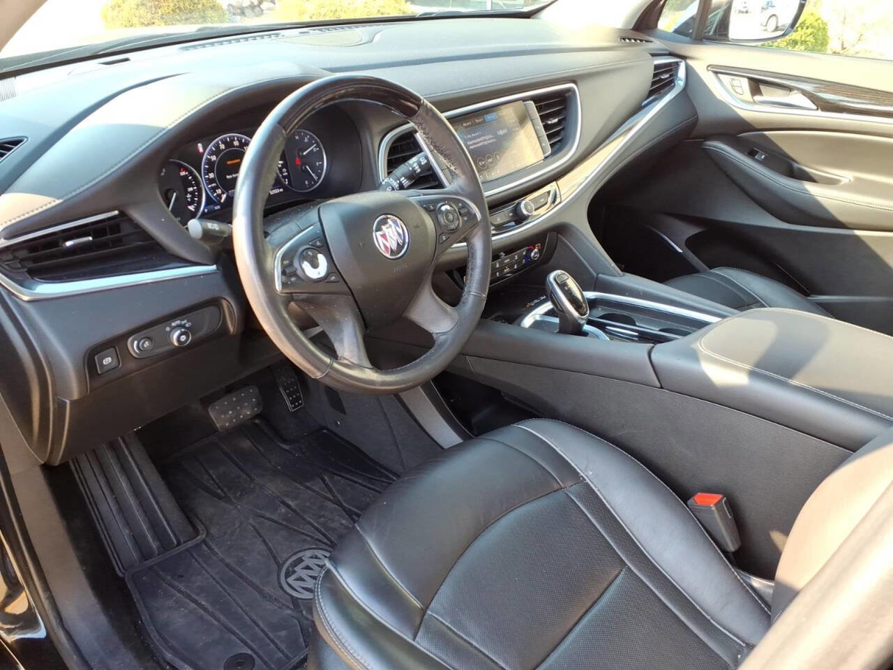 Used 2020 Buick Enclave Avenir w/ Avenir Technology Package image 21