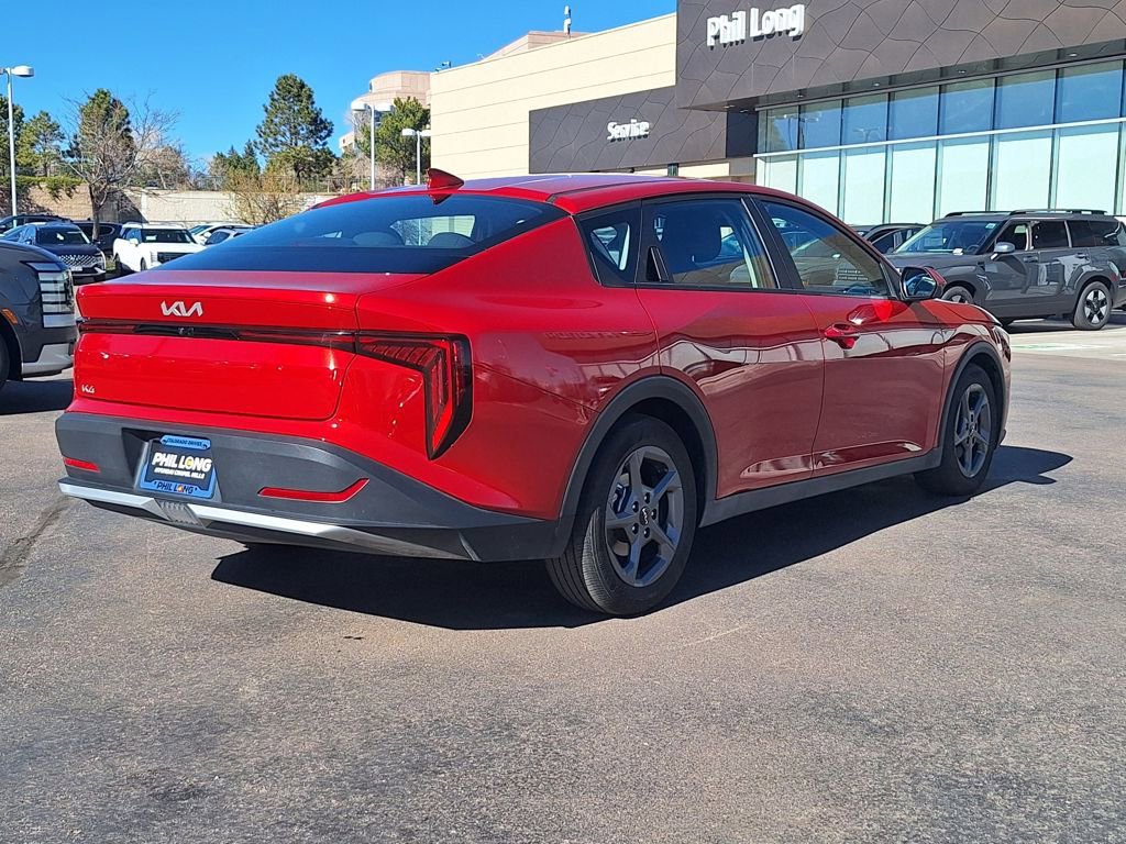 Used 2025 Kia K4 LXS image 3