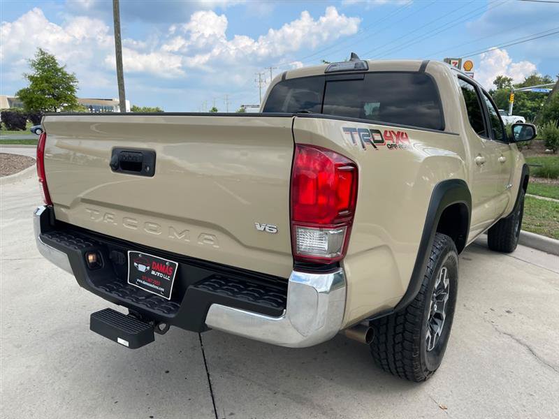 Used 2017 Toyota Tacoma TRD Off-Road w/ Tow Package (A/T) AWD/4WD image 81