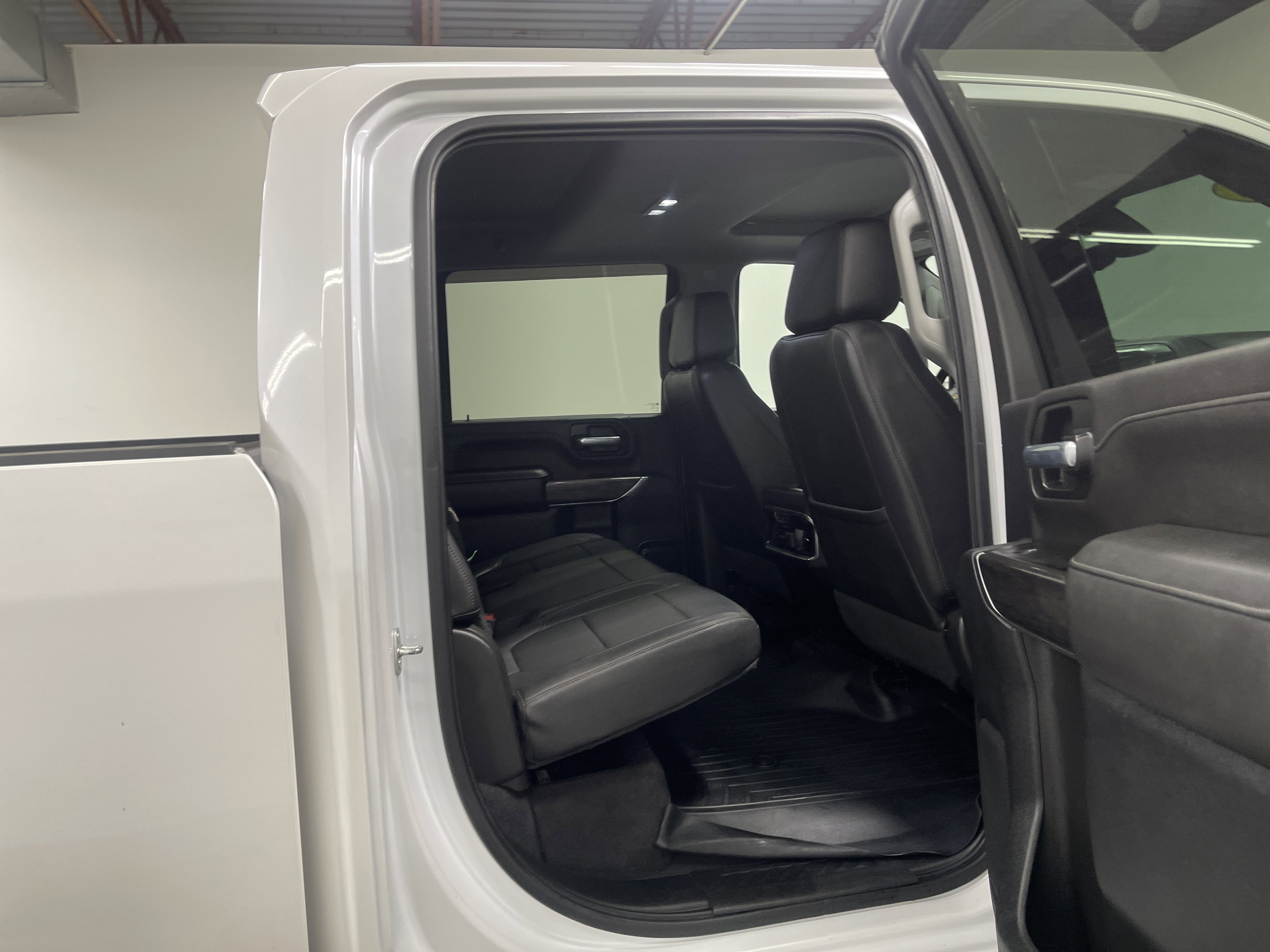 Used 2021 Chevrolet Silverado 3500 LTZ w/ LTZ Convenience Package image 19