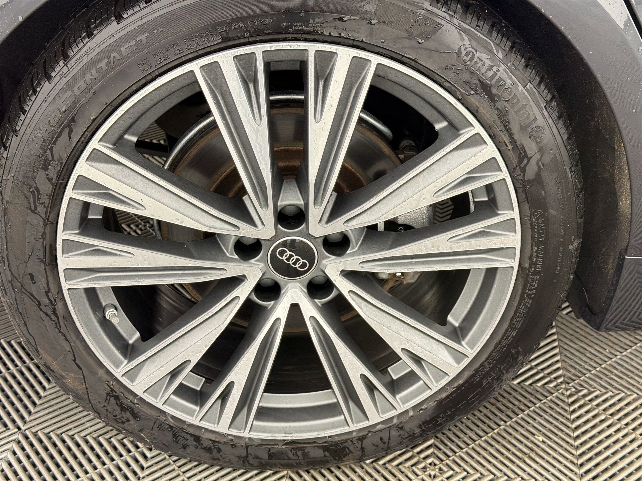 Used 2023 Audi A6 2.0T Premium w/ Convenience Package image 12