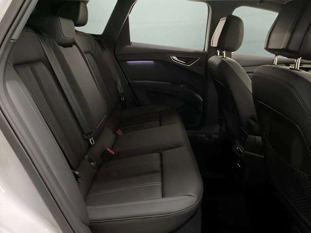 Used 2024 Audi Q4 e-tron Prestige image 21