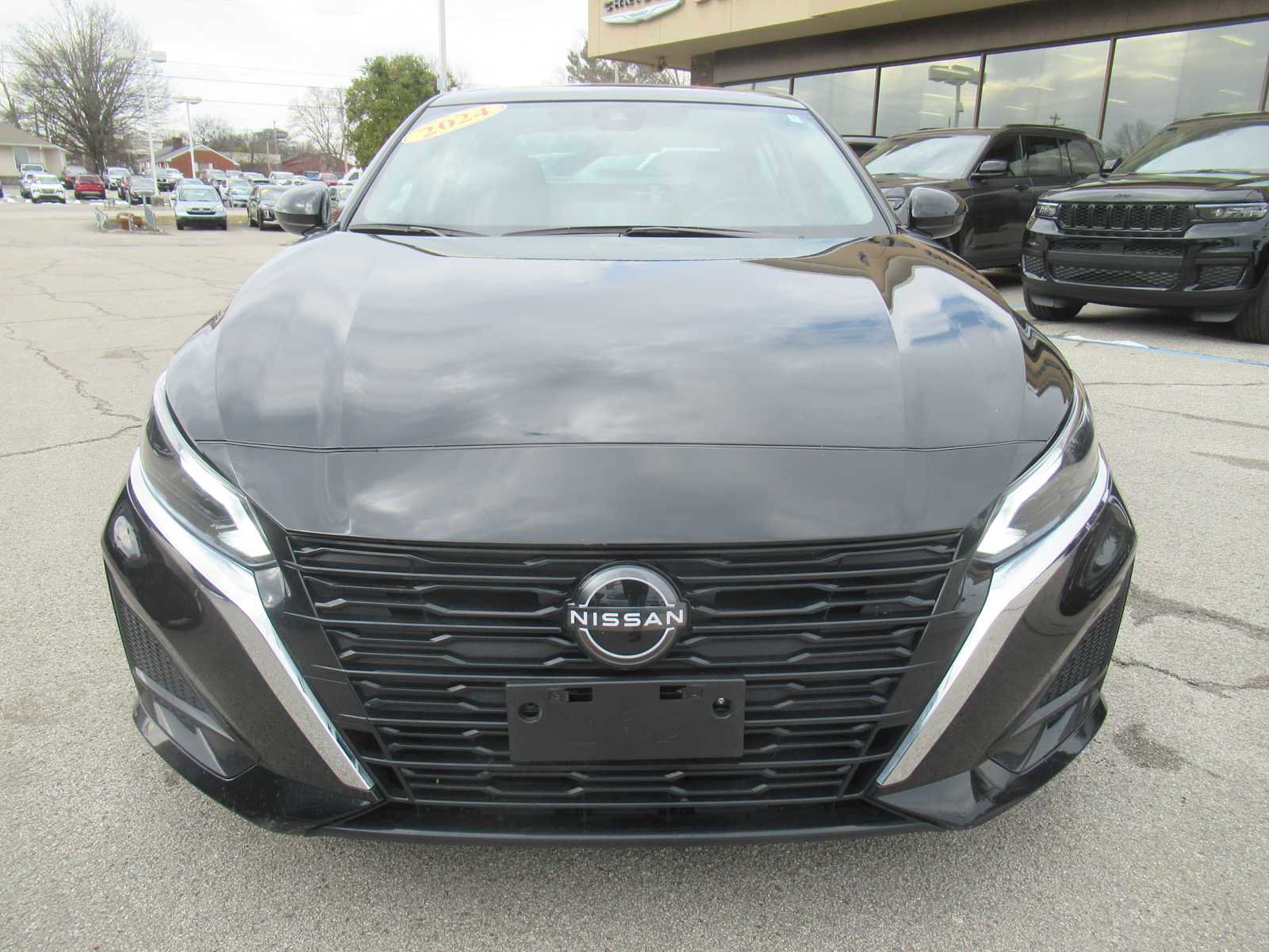 Used 2024 Nissan Altima 2.5 SV w/ SV Premium Package image 10