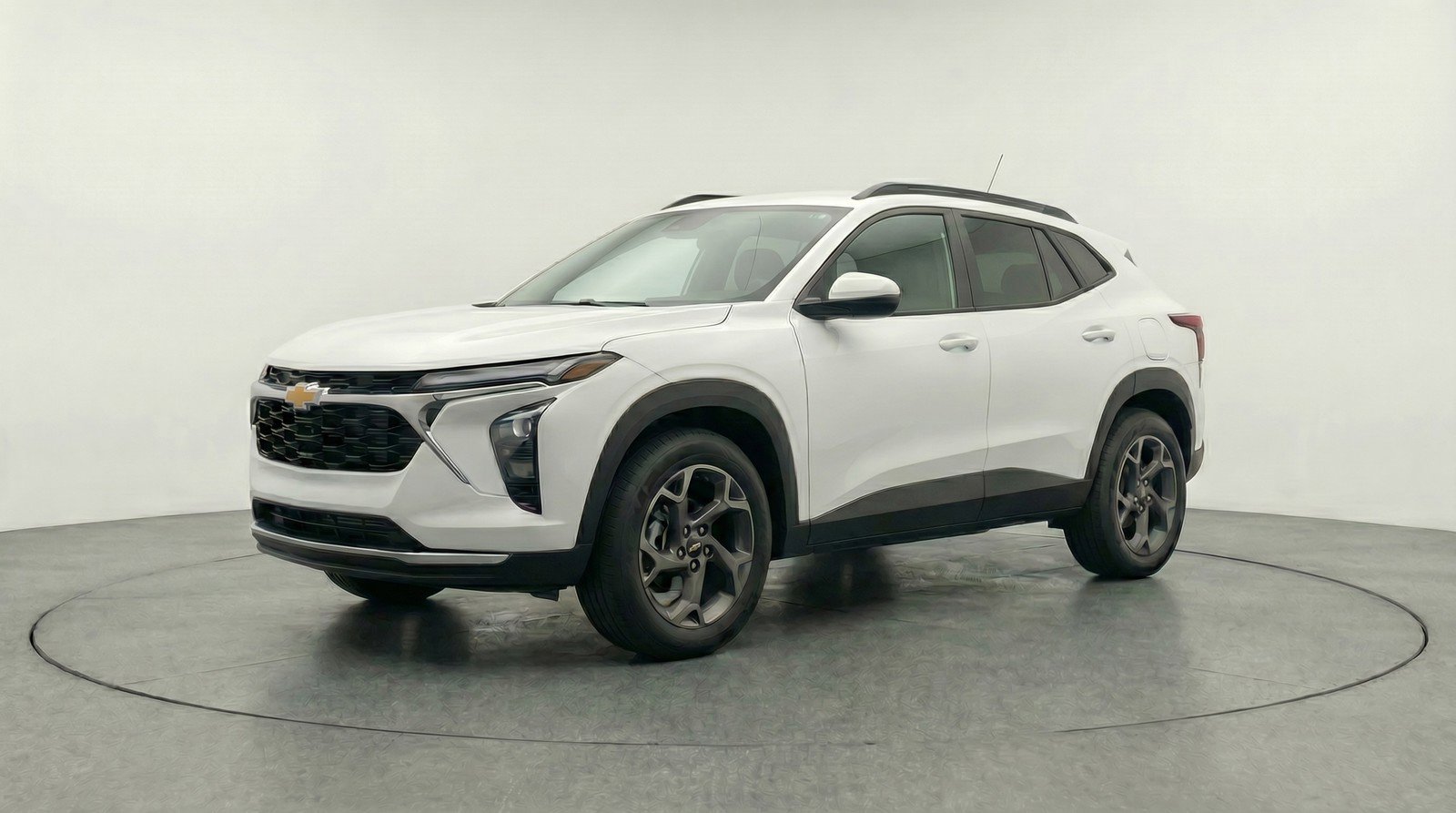 Used 2025 Chevrolet Trax LT FWD image 3