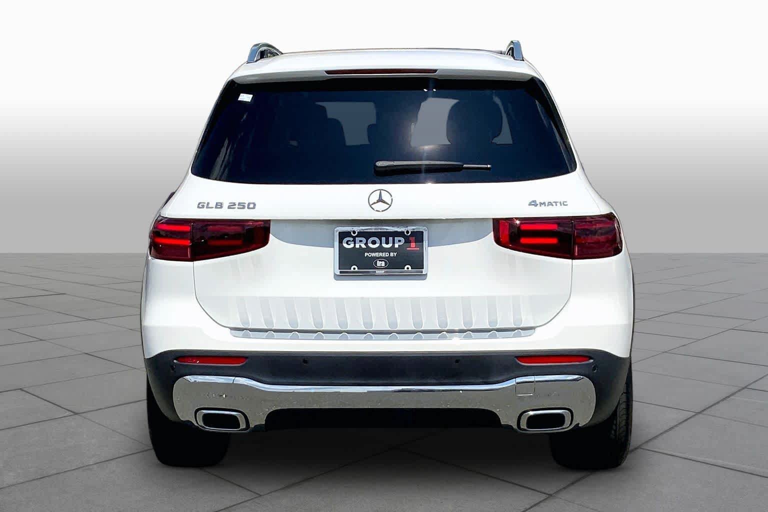 Used 2024 Mercedes-Benz GLB 250 4MATIC image 5