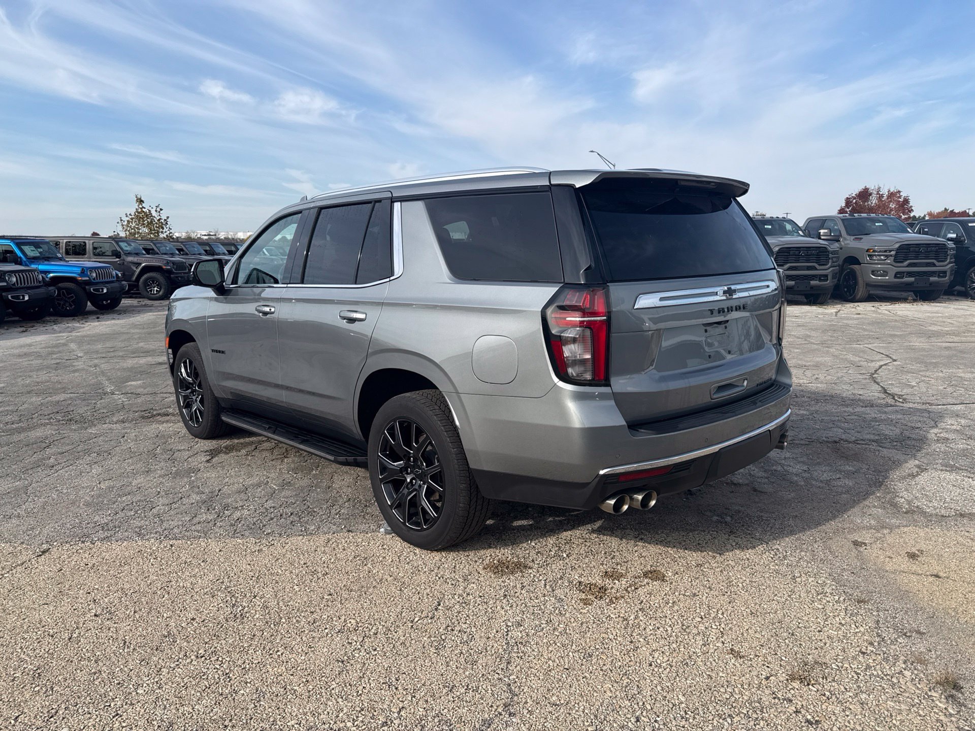 Used 2023 Chevrolet Tahoe Premier w/ Premium Package AWD/4WD image 8