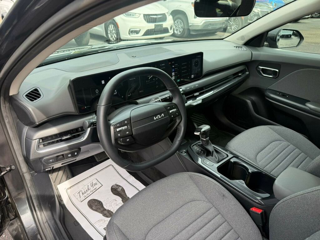 Used 2025 Kia K4 EX FWD image 3
