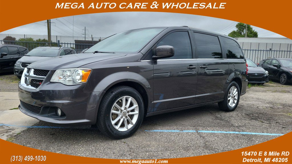 Used 2019 Dodge Grand Caravan SXT image 2
