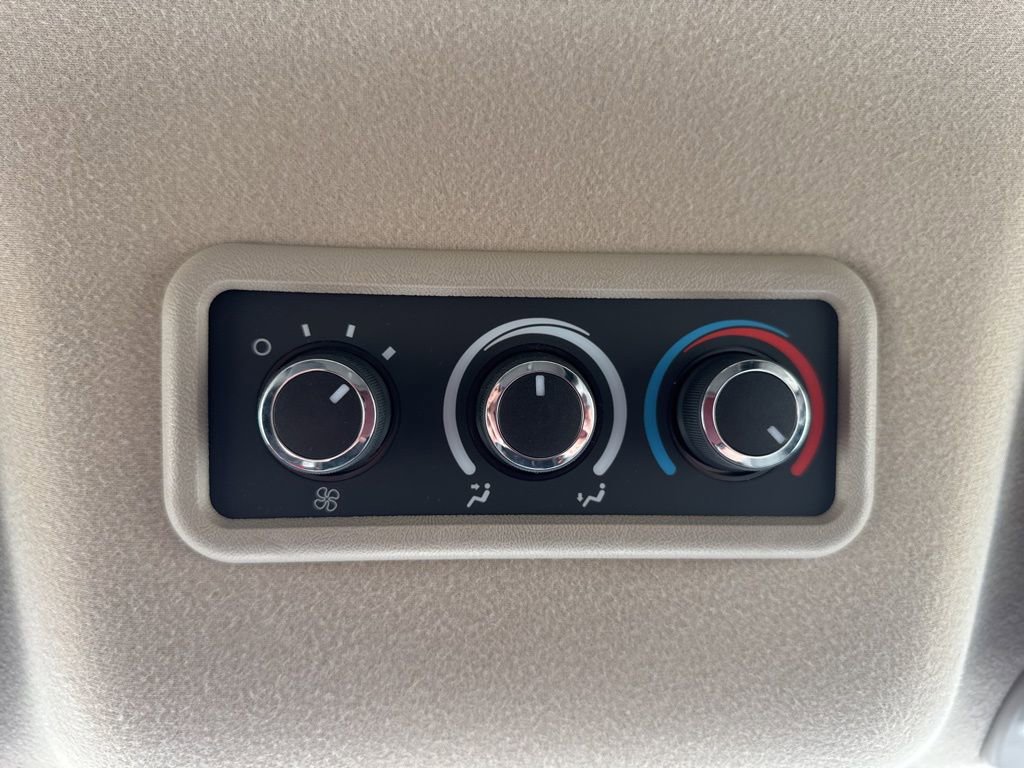 Used 2025 Chevrolet Express 3500 LT w/ LT Preferred Equipment Group image 20