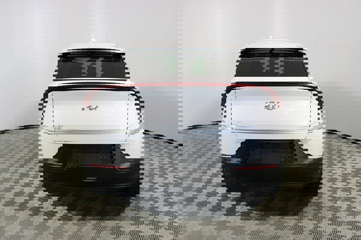 Used 2024 Kia EV6 Light RWD image 29