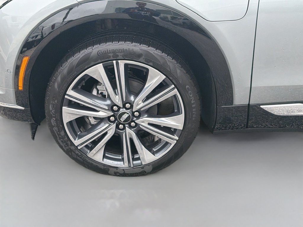 Certified 2025 Cadillac Optiq Luxury 2 AWD/4WD image 33
