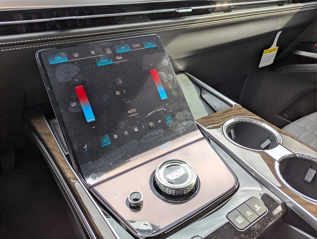 Certified 2025 Cadillac Escalade ESV Sport Platinum image 8