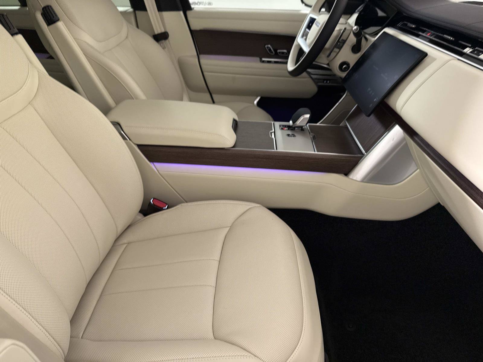 New 2026 Land Rover Range Rover SE AWD/4WD image 9