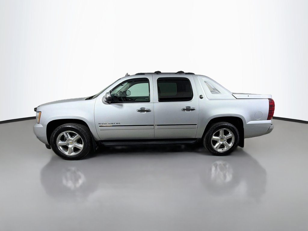 Used 2013 Chevrolet Avalanche LTZ AWD/4WD image 9