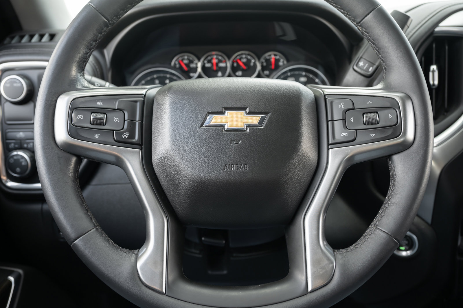 Used 2021 Chevrolet Silverado 1500 LT image 24