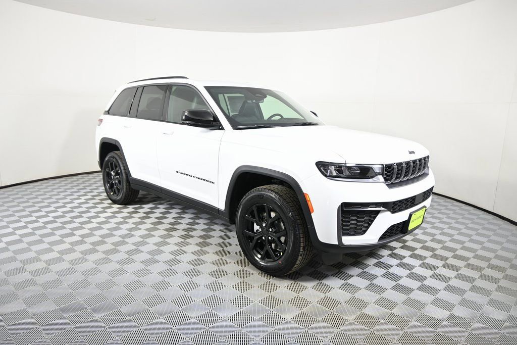 New 2026 Jeep Grand Cherokee Laredo image 9