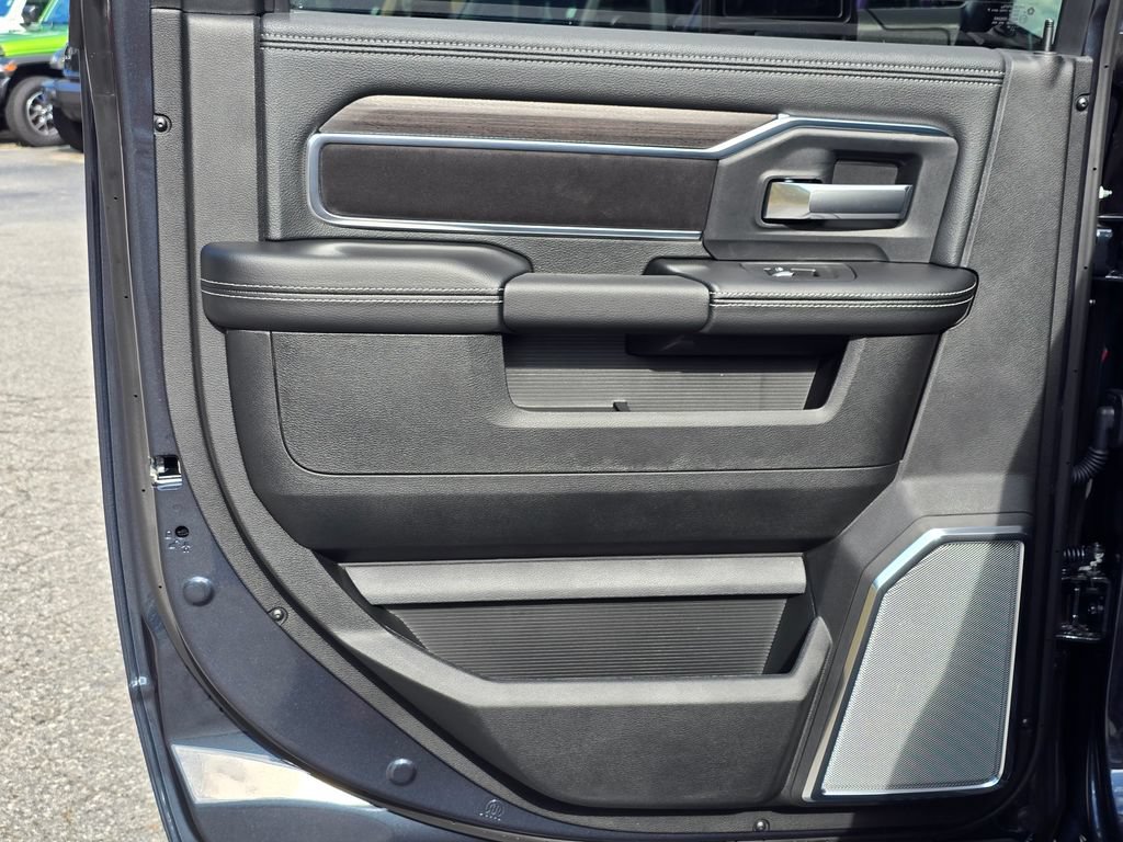 New 2026 RAM 3500 Laramie AWD/4WD image 37
