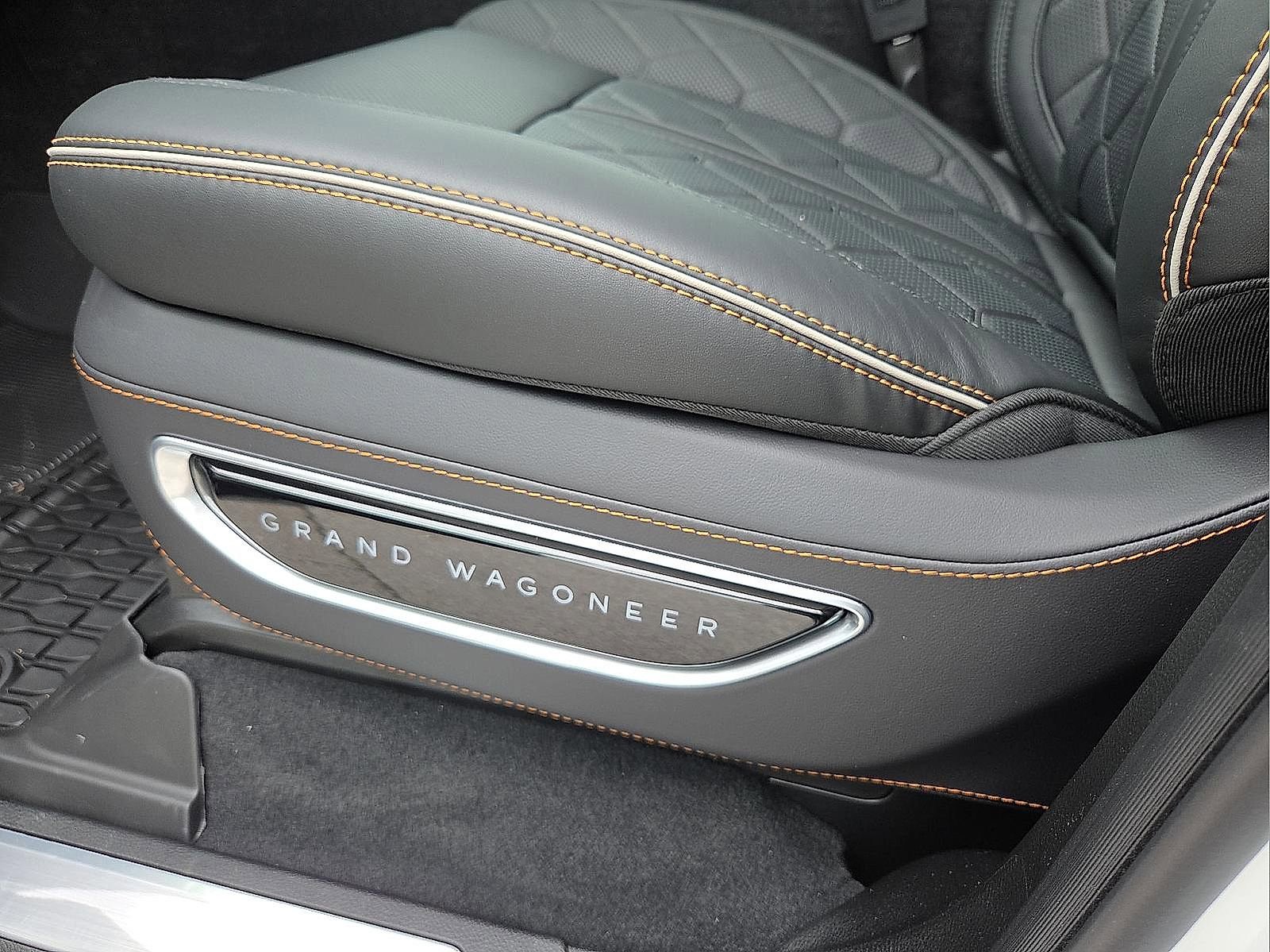 New 2026 Jeep Grand Wagoneer Summit AWD/4WD image 15