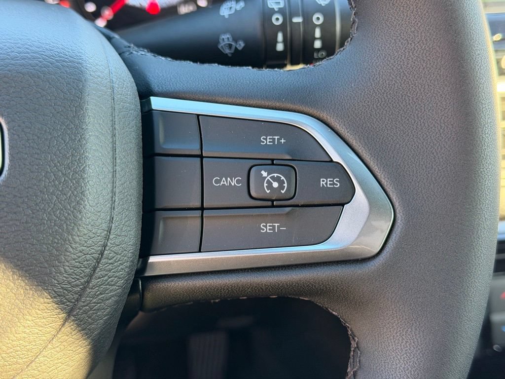New 2026 Jeep Compass Latitude w/ Sun and Sound Group AWD/4WD image 17