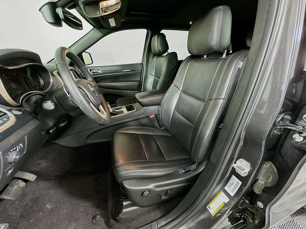 Used 2017 Jeep Grand Cherokee Laredo 75th Anniversary RWD image 20