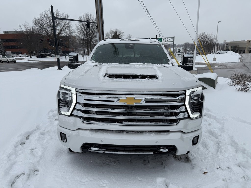 Used 2025 Chevrolet Silverado 3500 High Country w/ High Country Premium Package image 2