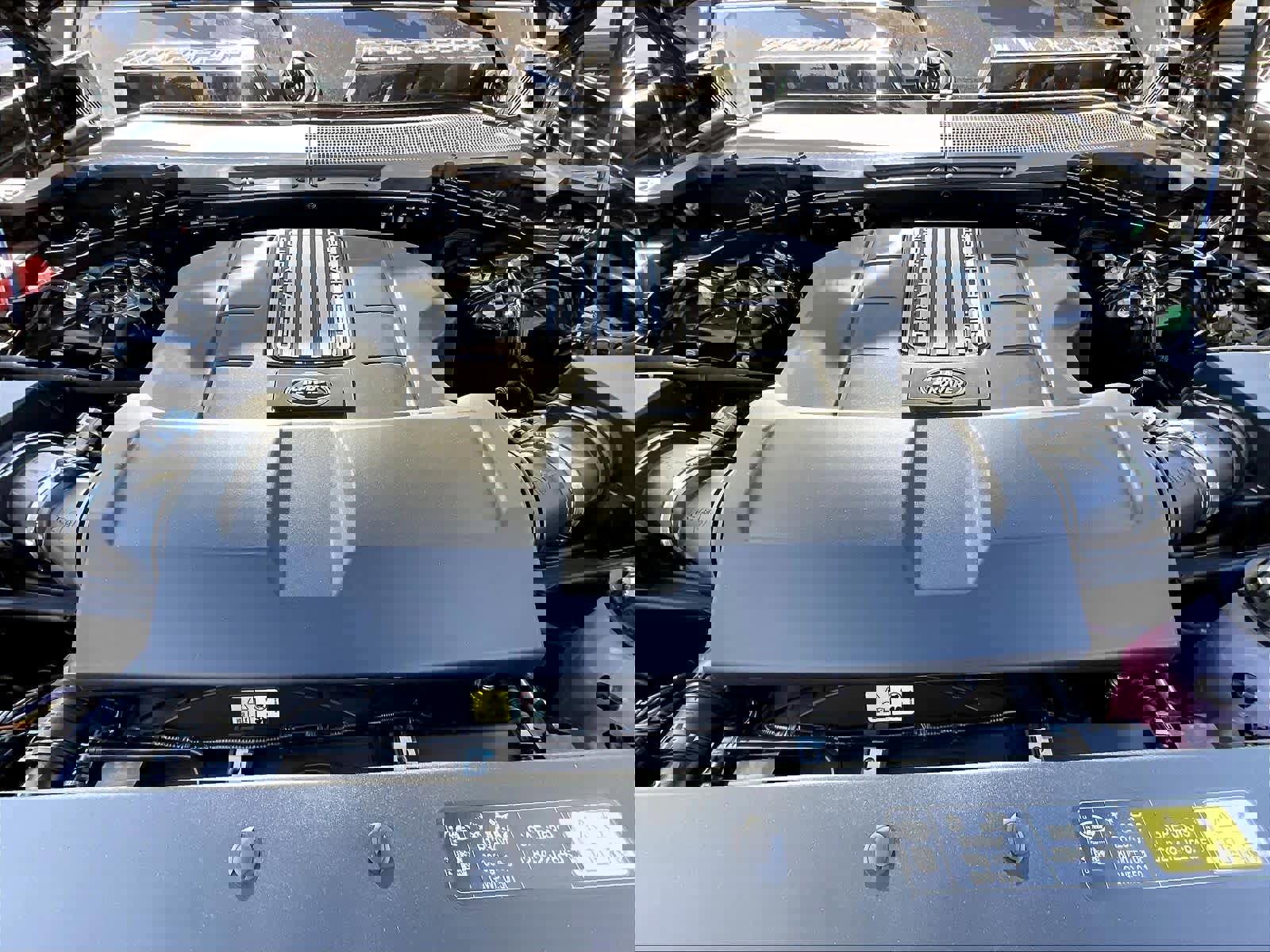 New 2025 Land Rover Defender 90 V8 image 13