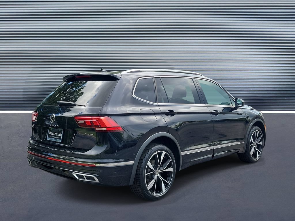 Used 2024 Volkswagen Tiguan SEL R-Line AWD/4WD image 3