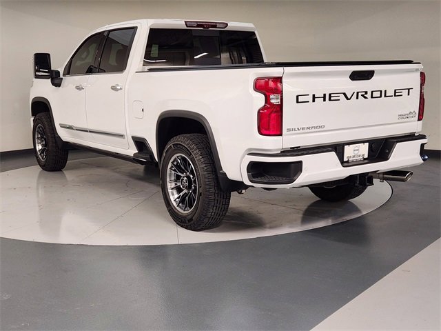 Used 2024 Chevrolet Silverado 2500 High Country w/ High Country Premium Package image 6
