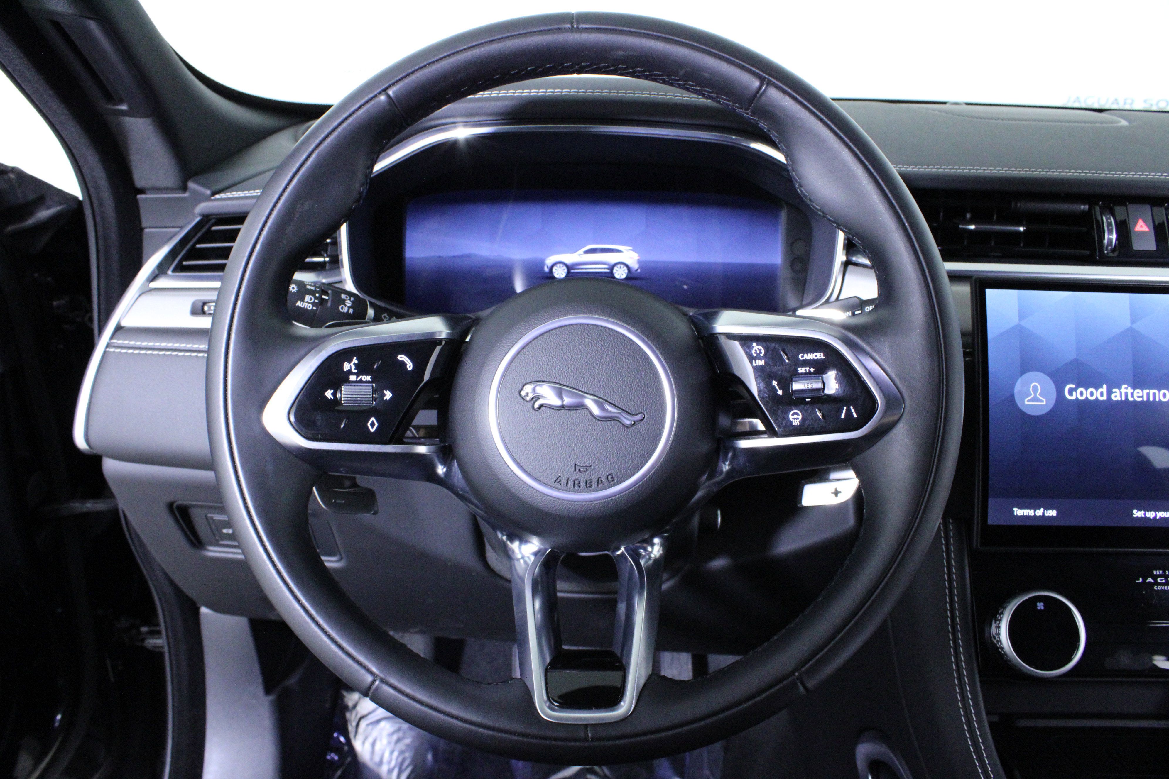 Used 2025 Jaguar F-PACE R-Dynamic S image 21