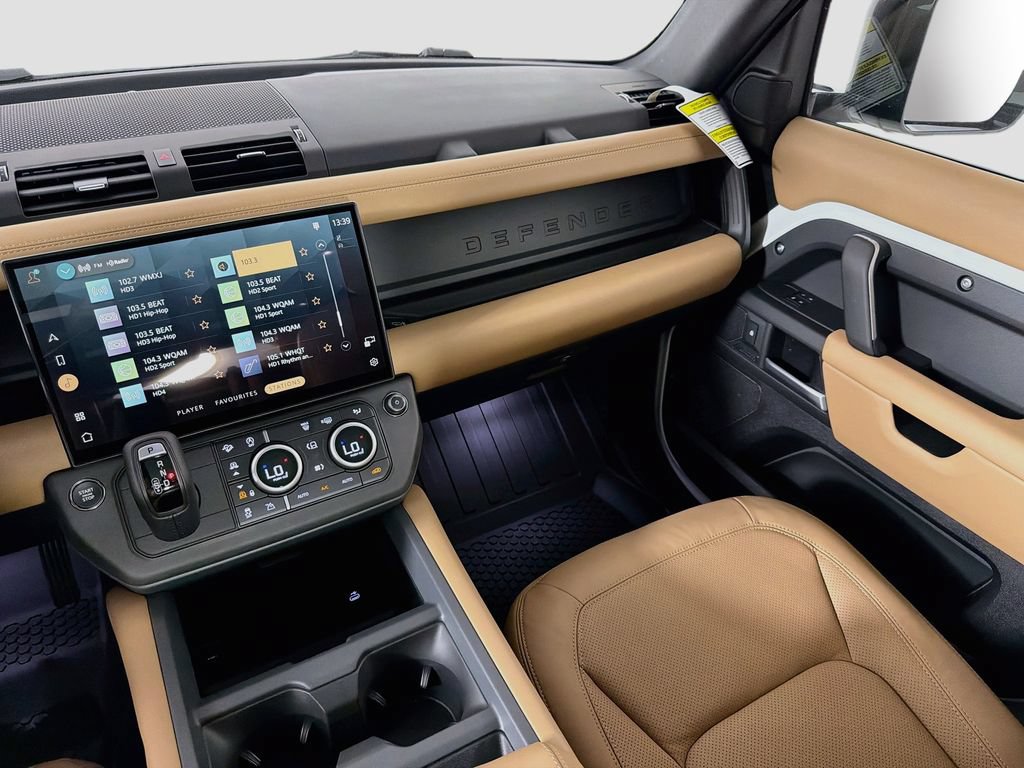 New 2026 Land Rover Defender 130 X-Dynamic SE AWD/4WD image 25