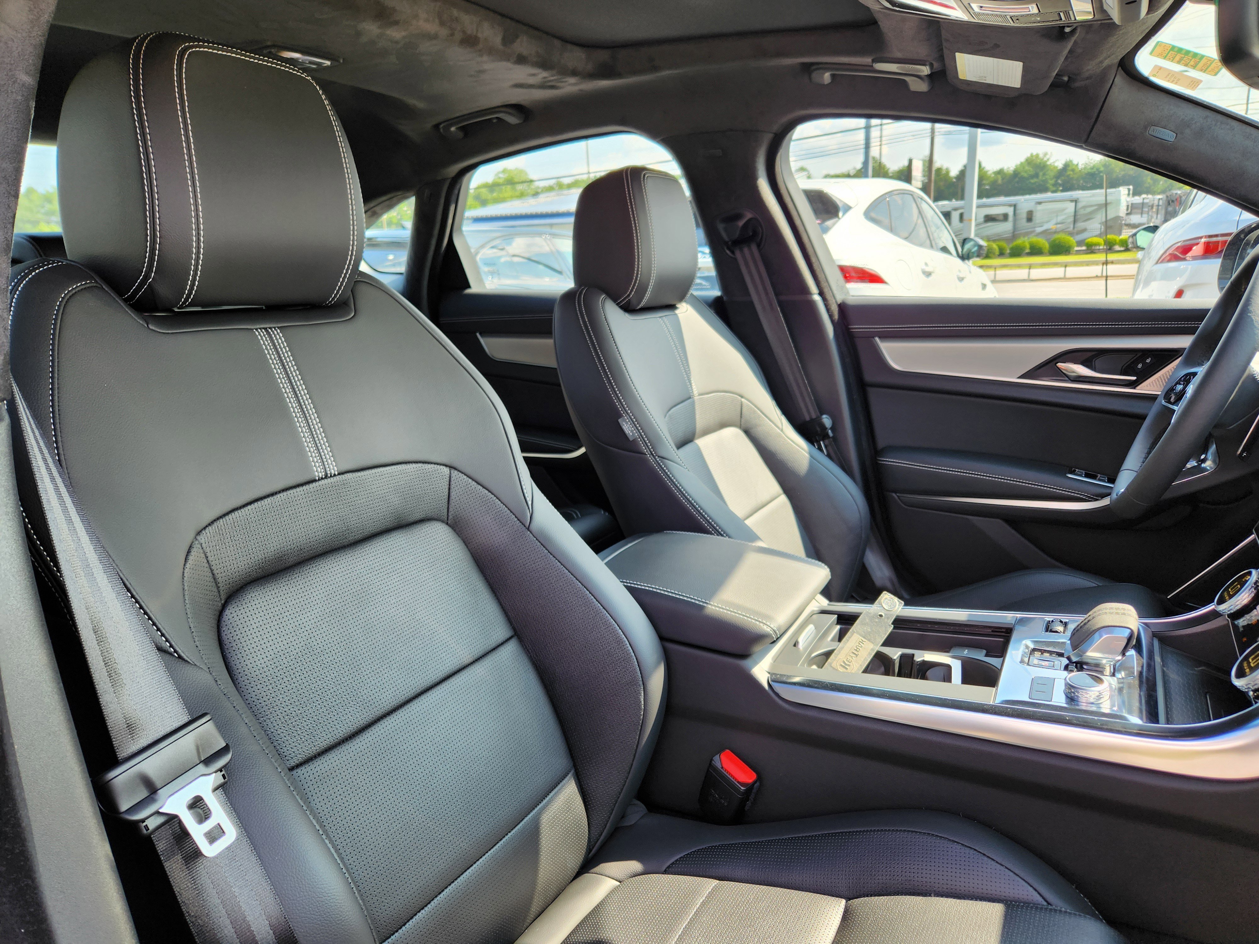 New 2024 Jaguar XF R-Dynamic SE image 10