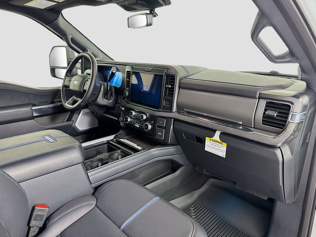 Used 2025 Ford F450 Platinum w/ FX4 Off-Road Package AWD/4WD image 32
