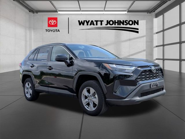 Used 2025 Toyota RAV4 LE AWD/4WD image 6