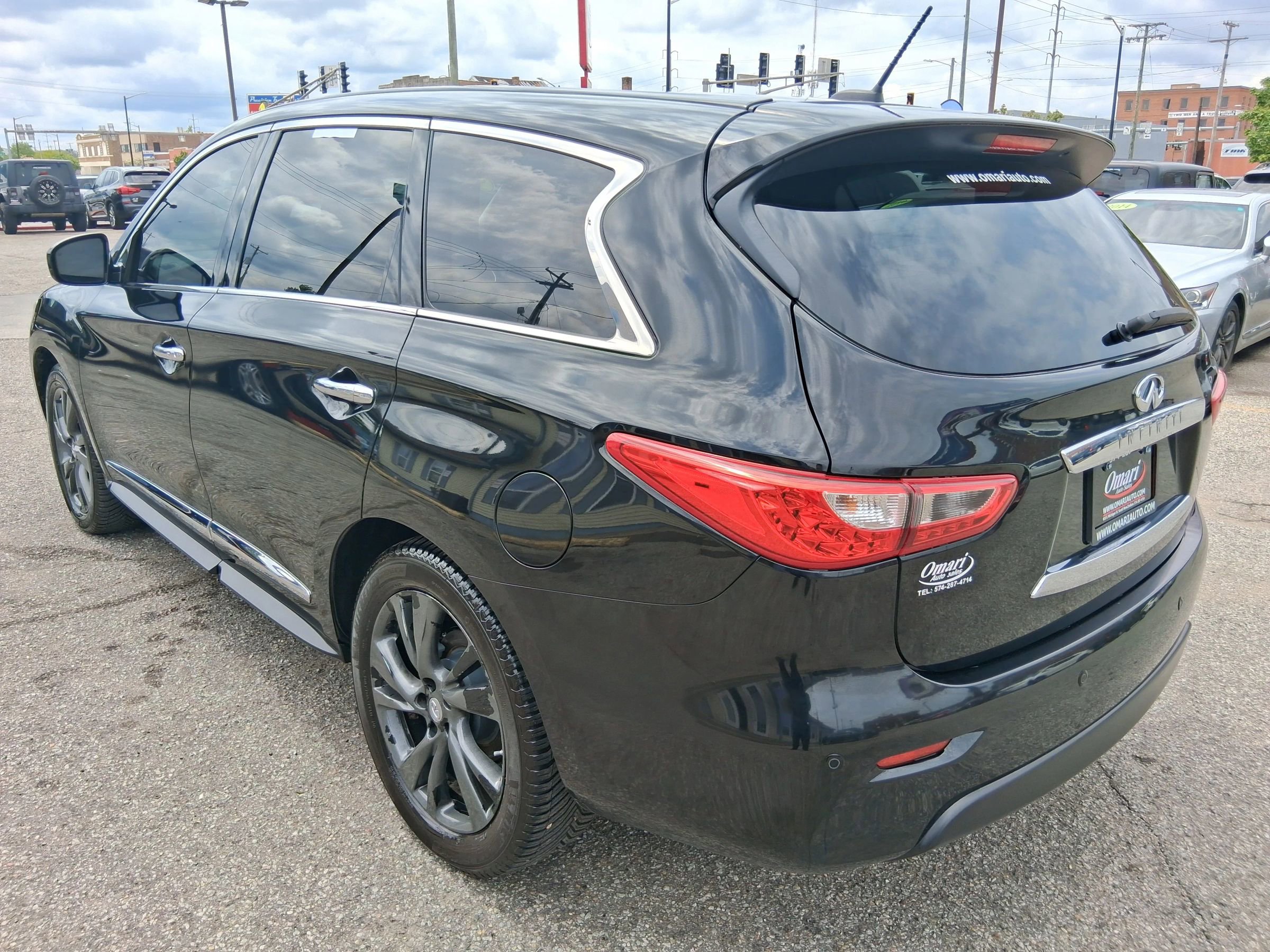 Used 2013 INFINITI JX35 AWD w/ Premium Pkg image 7