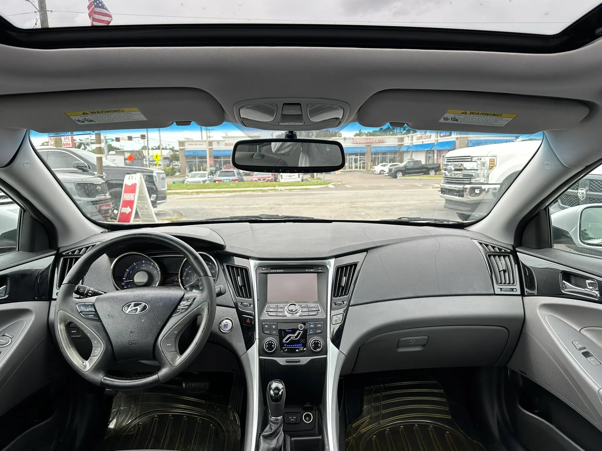 Used 2011 Hyundai Sonata Limited w/ Navigation Pkg 5 FWD image 12