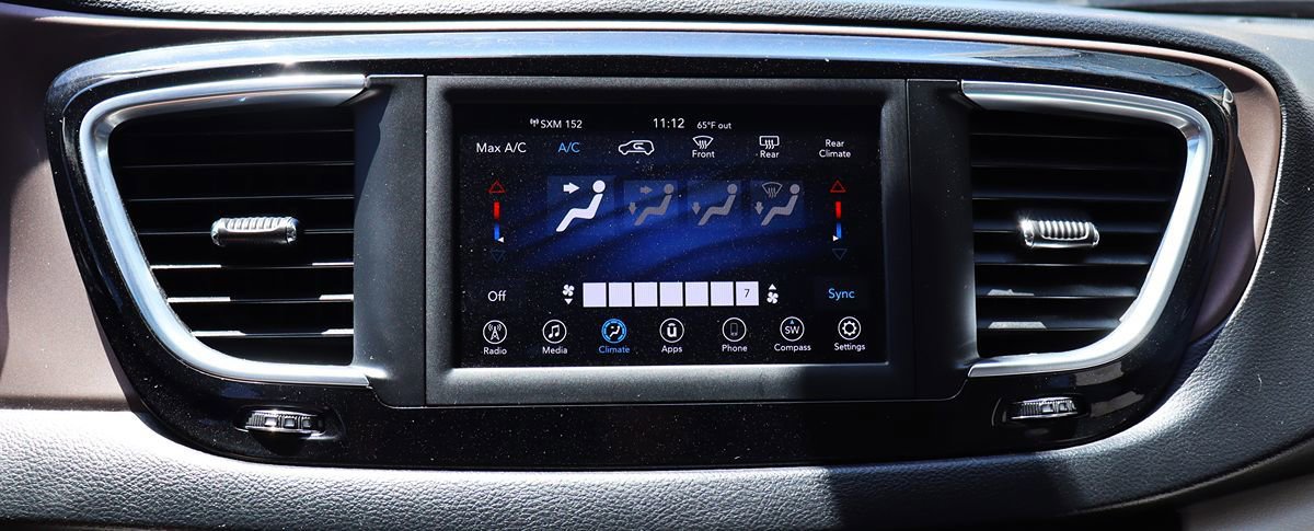Used 2021 Chrysler Voyager Lxi FWD image 52
