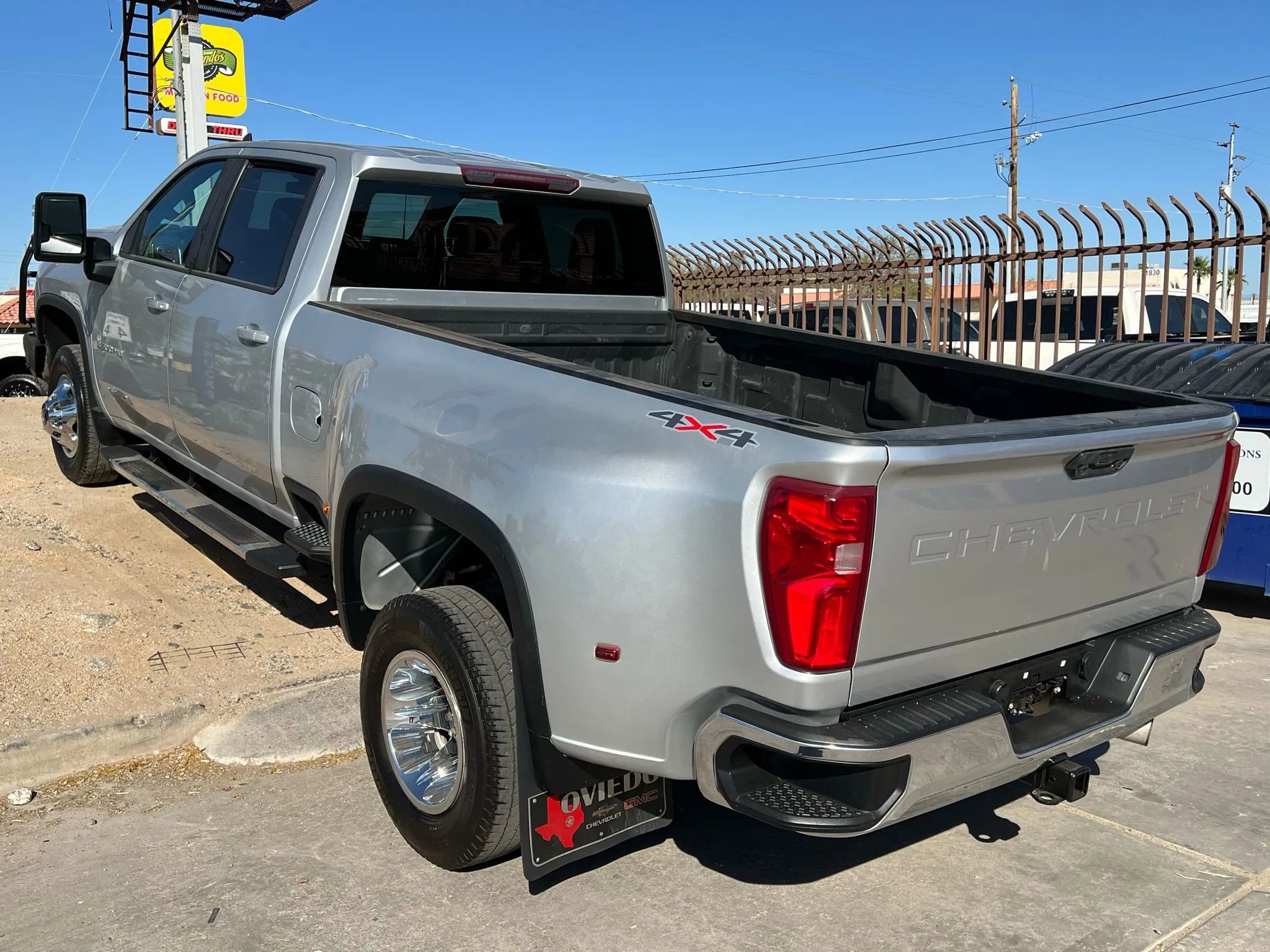 Used 2023 Chevrolet Silverado 3500 LT w/ Convenience Package AWD/4WD image 10