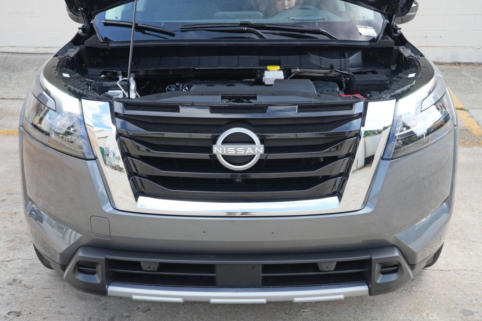 Used 2025 Nissan Pathfinder Platinum AWD/4WD image 8