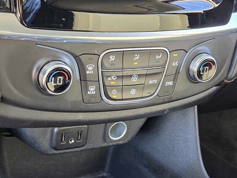 Used 2020 Chevrolet Traverse LT w/ LPO, Cargo Package FWD image 22
