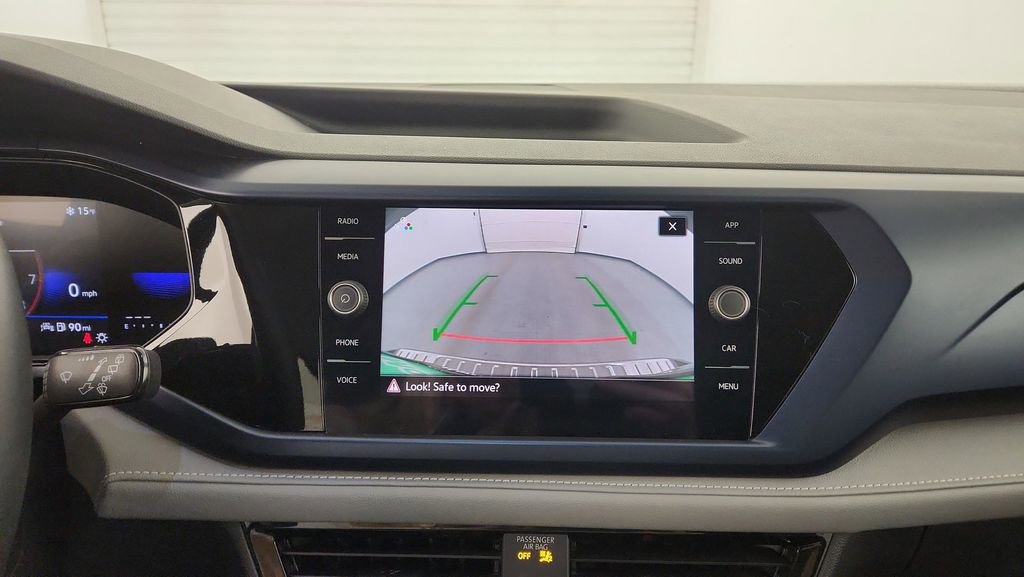 Used 2024 Volkswagen Taos SE w/ Panoramic Sunroof Package image 25