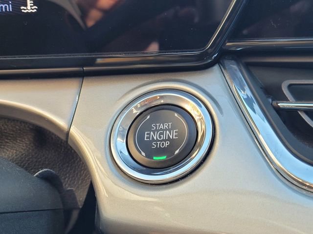 Used 2025 Chevrolet Trax LT w/ LT Convenience Package image 18