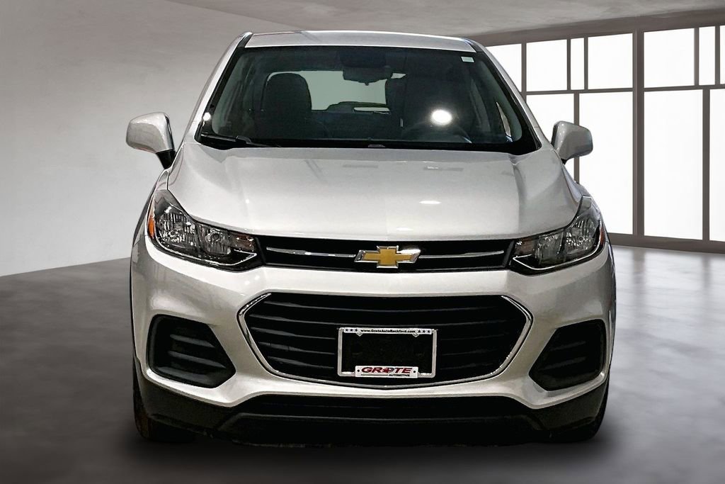 Used 2018 Chevrolet Trax LS FWD image 3